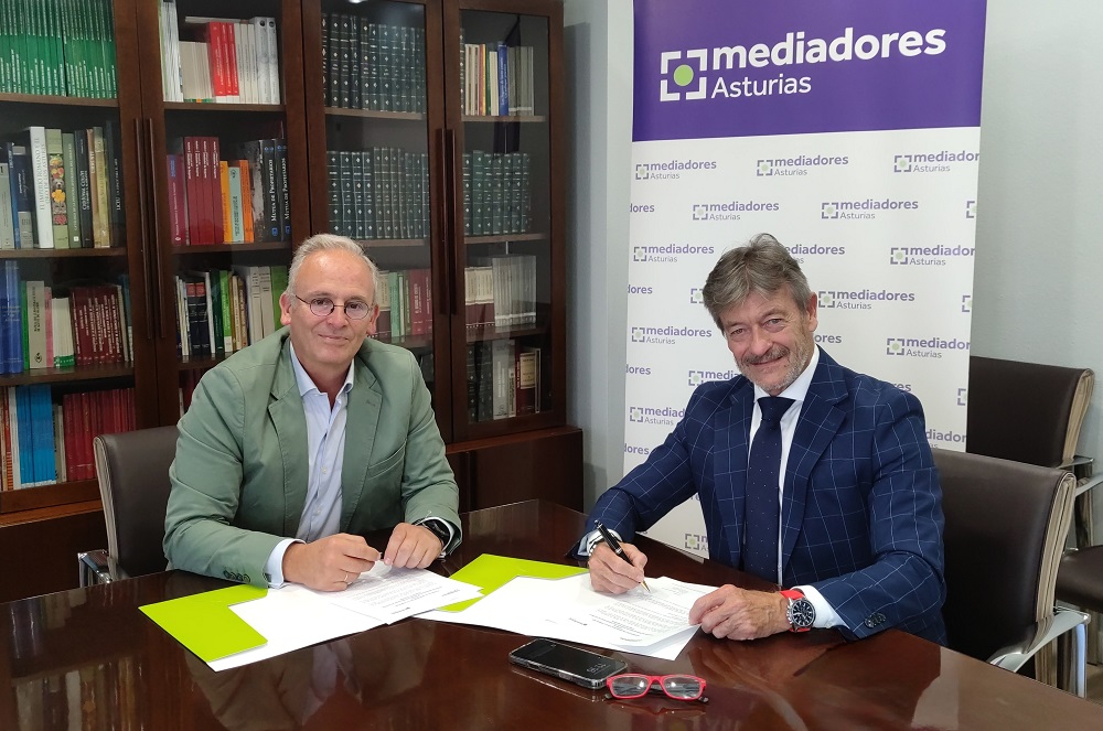 Ignacio Friera (Mediadores Asturias) y León Palazuelos (Preventiva Seguros)